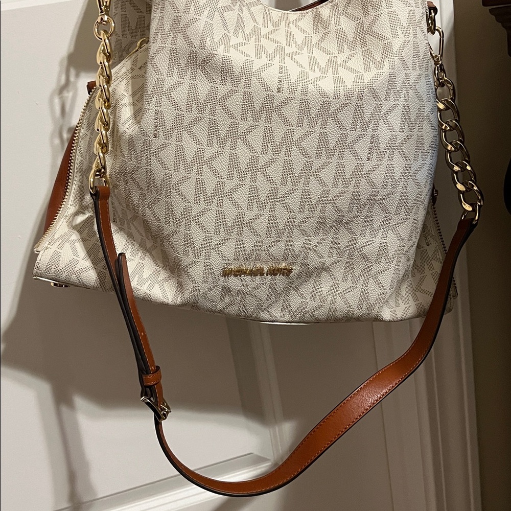 Cream and cognac color bag in GUC - Picture 4 of 9